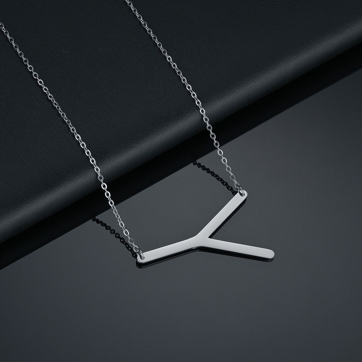 A popular cross-border supply of 26 English large letter necklaces for fashionable couple pendants in Europe and America, with one-piece consignment pic 11