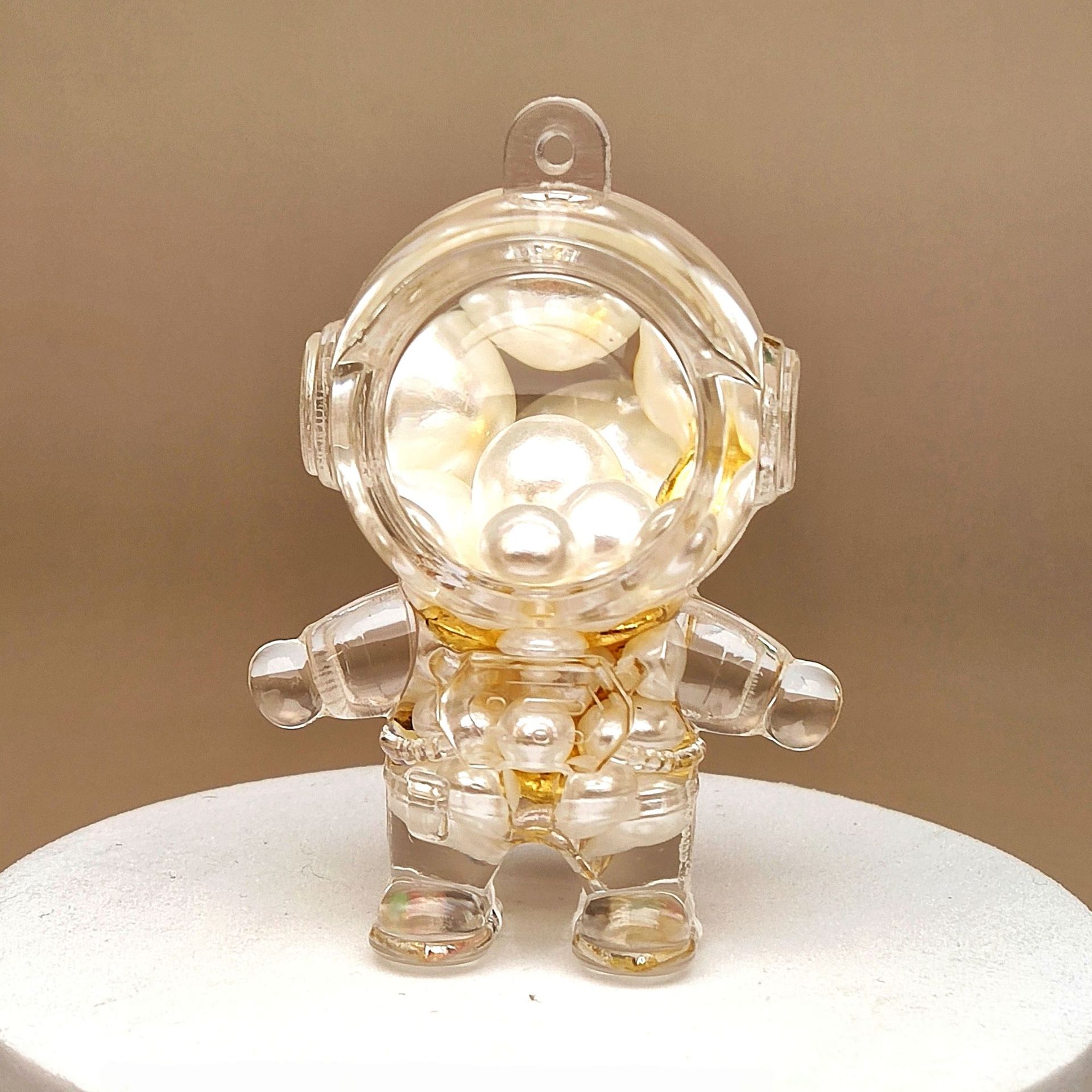 Creative acrylic oil-impregnated sand bottle, colorful bead backpack, astronaut keychain, car accessories, desktop ornaments pic 6