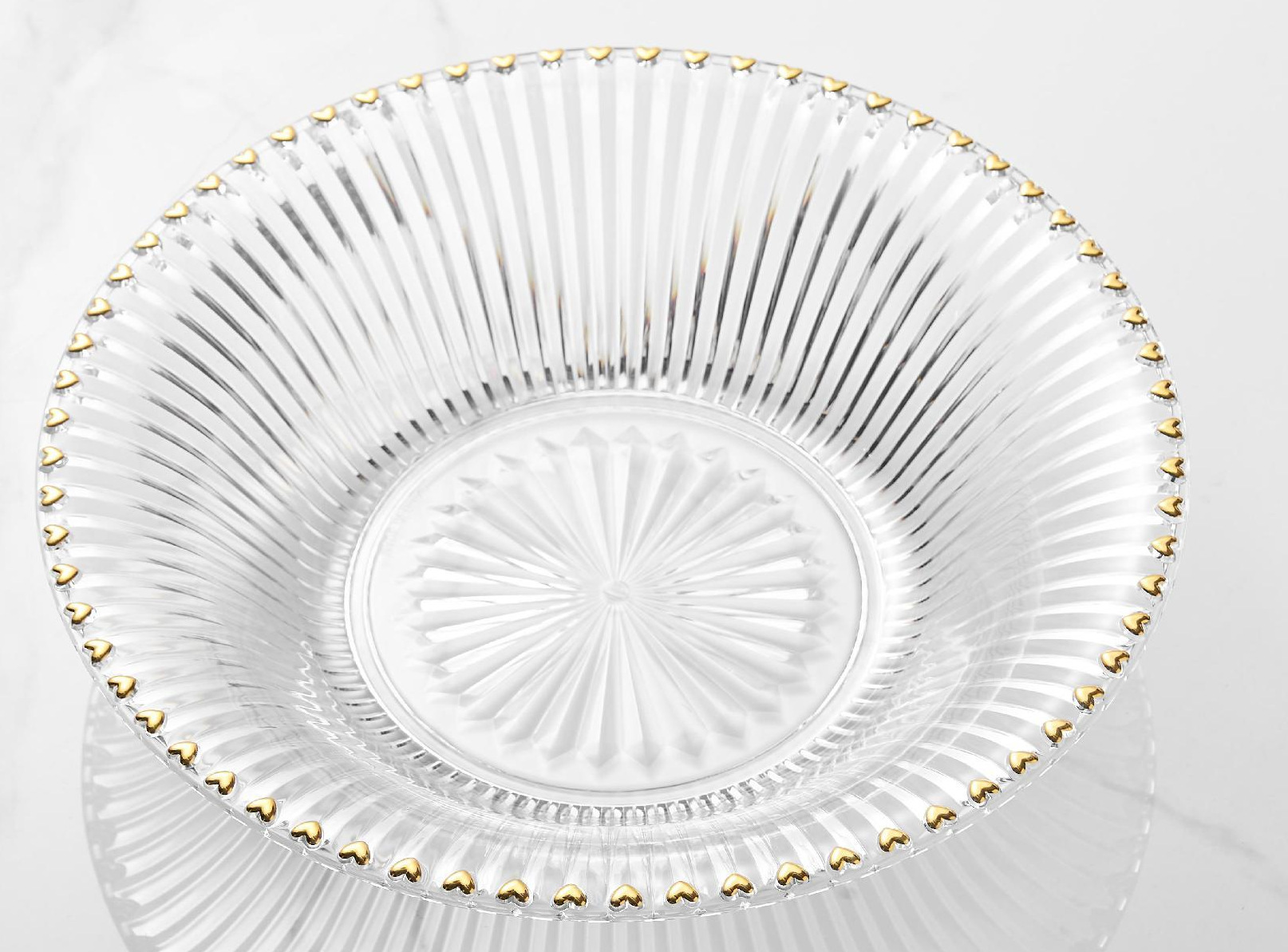 Covered bread plate, fruit plate, home living room coffee table, snack plate, heart-shaped gold edge new desktop storage pic 3