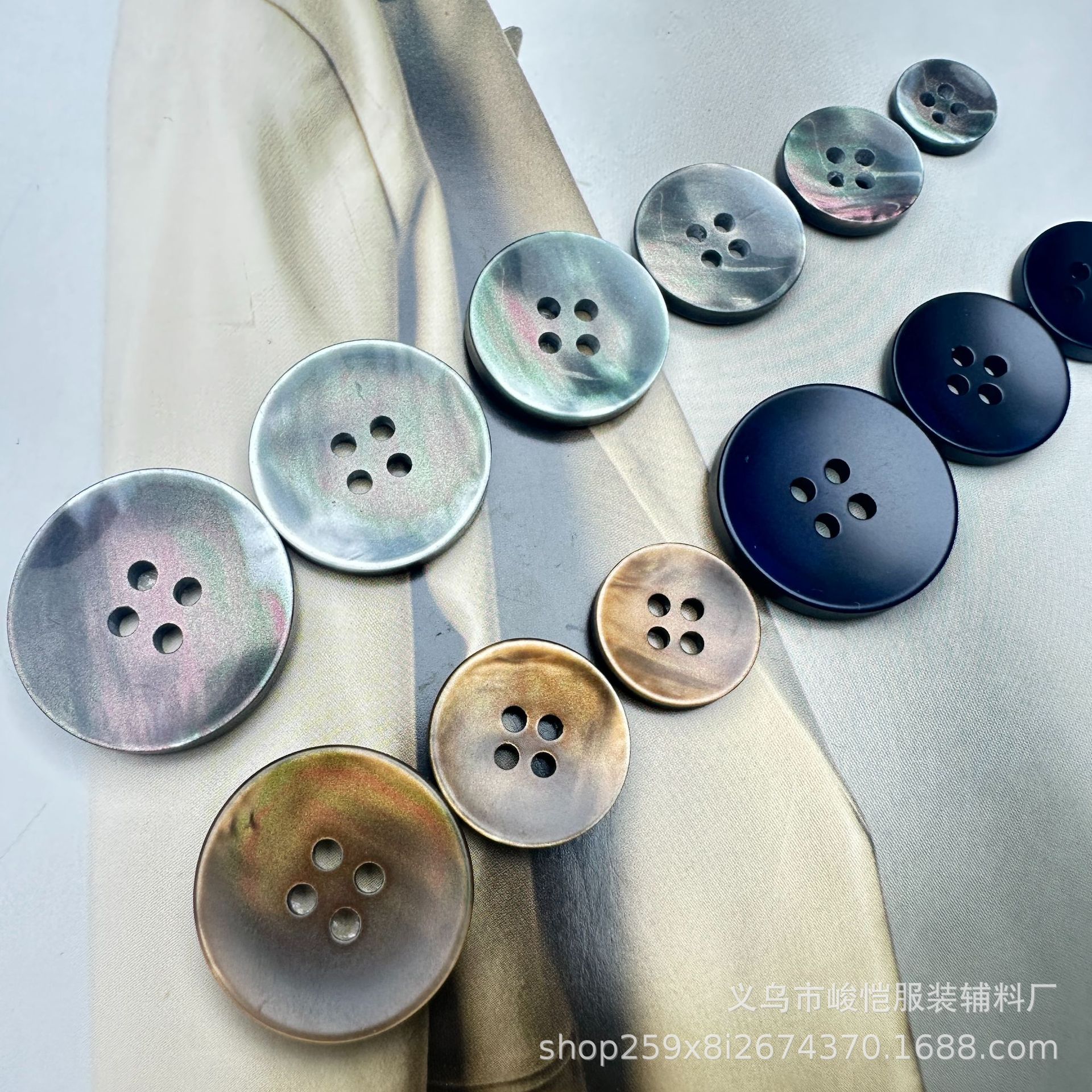 双圈黑色浅咖深咖真牛角扣高档西服大衣风衣四眼扣现货供应详情6