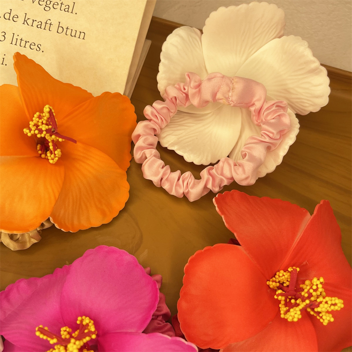 This trendy faux hibiscus flower hair clip exudes a high-end atmosphere. The side clip is a Bohemian hair band for a seaside vacation pic 17