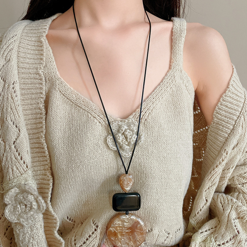 Maillard retro necklace for women, a new and niche Korean-style sweater chain, a fashionable autumn and winter versatile and high-end necklace for wholesale pic 16