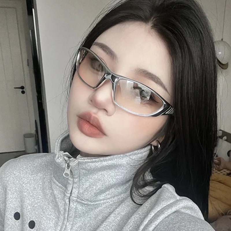 European and American futuristic tech sunglasses, Y2K millennium sunglasses, retro and high-end sunglasses for girls, street style for women pic 2
