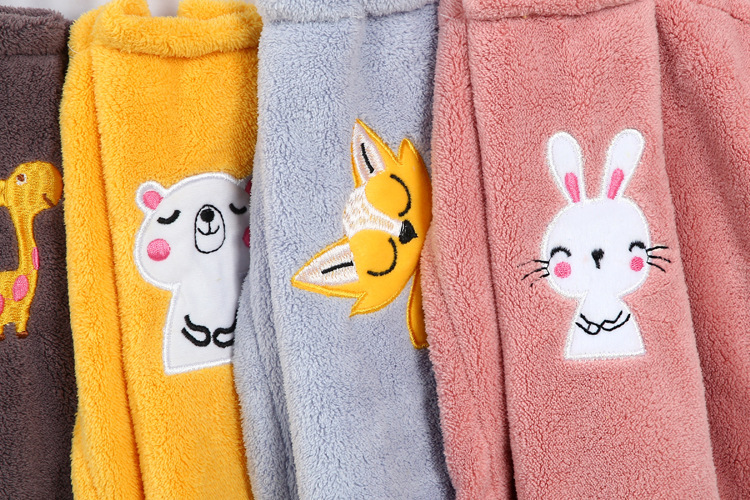 【 Chi Jia 】 High-density coral fleece cartoon embroidered hanging towels, hand towels, kitchen rags, handkerchiefs, absorbent towels pic 12