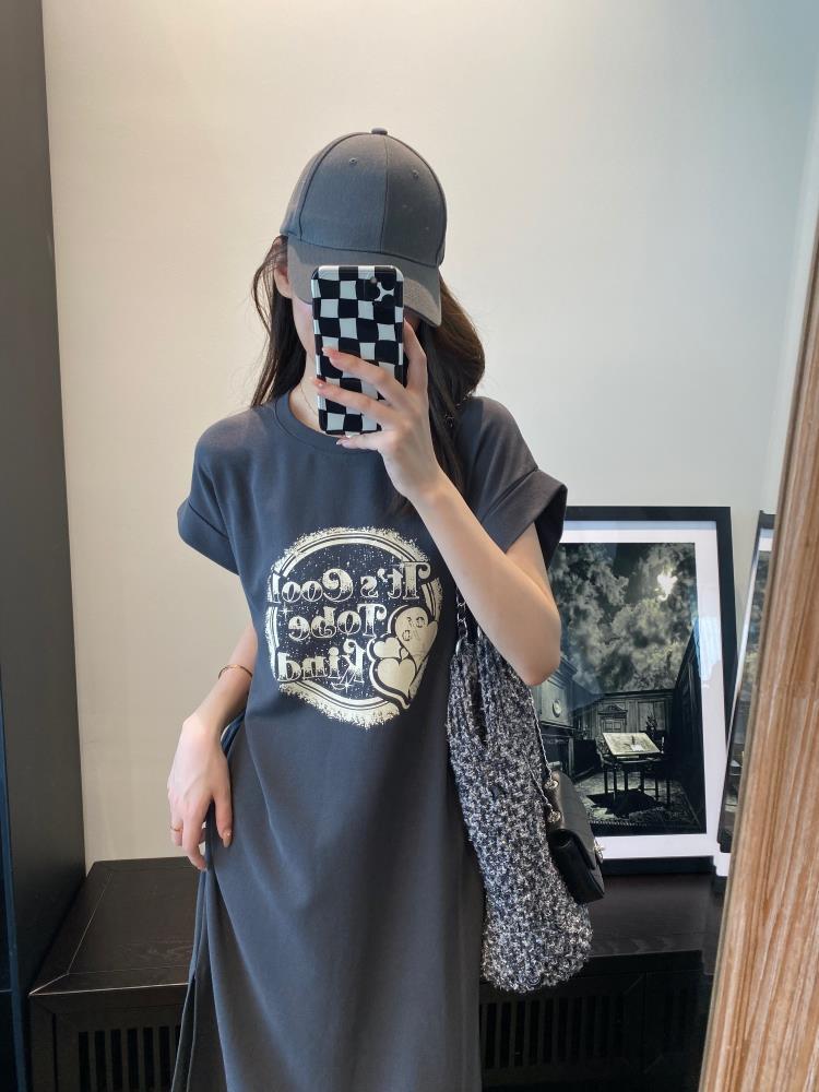 朵妮 一件轻松出门 慵懒时髦落肩袖显瘦长T恤女连衣裙夏新款2023详情28