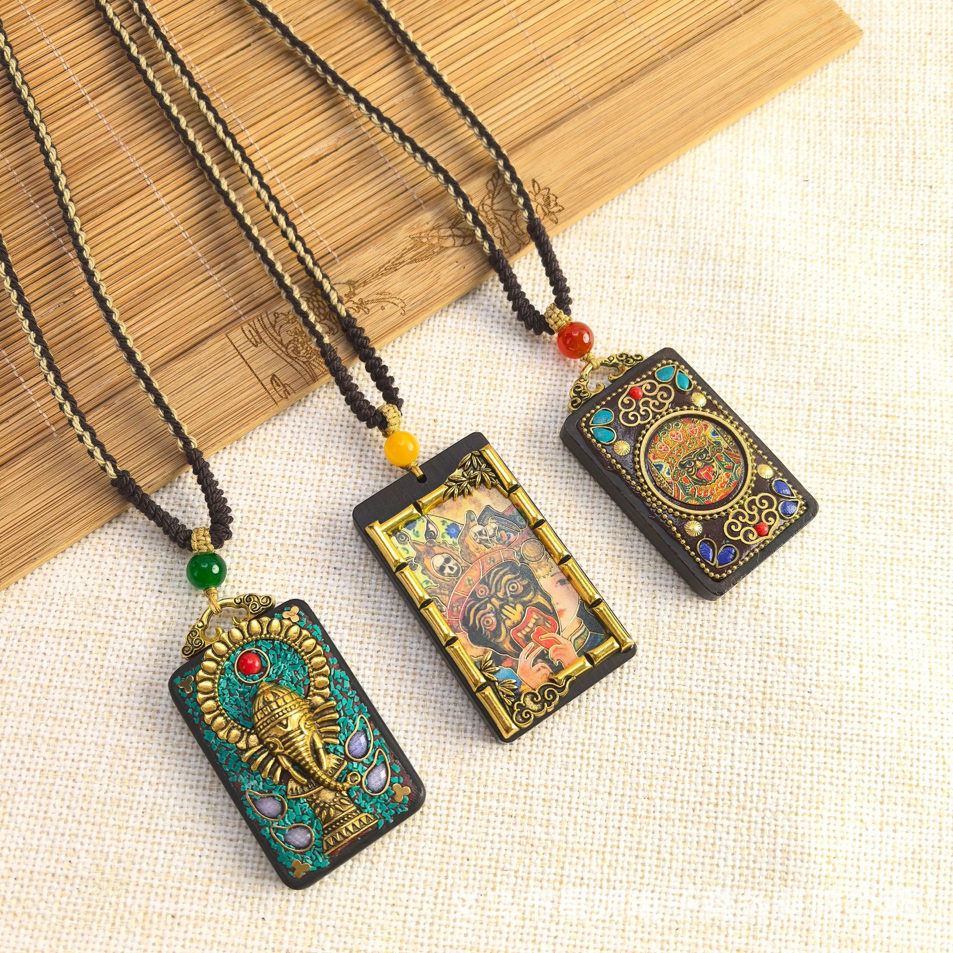 Nepalese Thangka pendant for men, green Tara Manjusri Bodhisattva, esandalwood Buddha amulet, retro necklace, sweater chain pendant for women pic 7