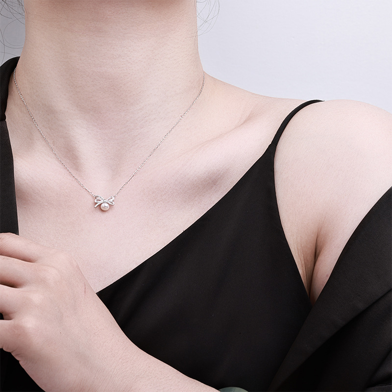 S925 sterling silver iridescent high-end butterfly necklace, a light luxury, niche and versatile summer student best friend necklace pendant pic 4