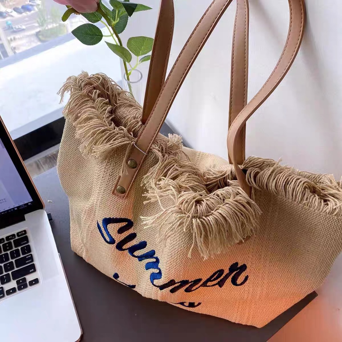 The 2023 new collection of handbags features simple and niche beach bags, travel bags, fringed tote bags, large-capacity single-shoulder bags, and is trendy pic 6