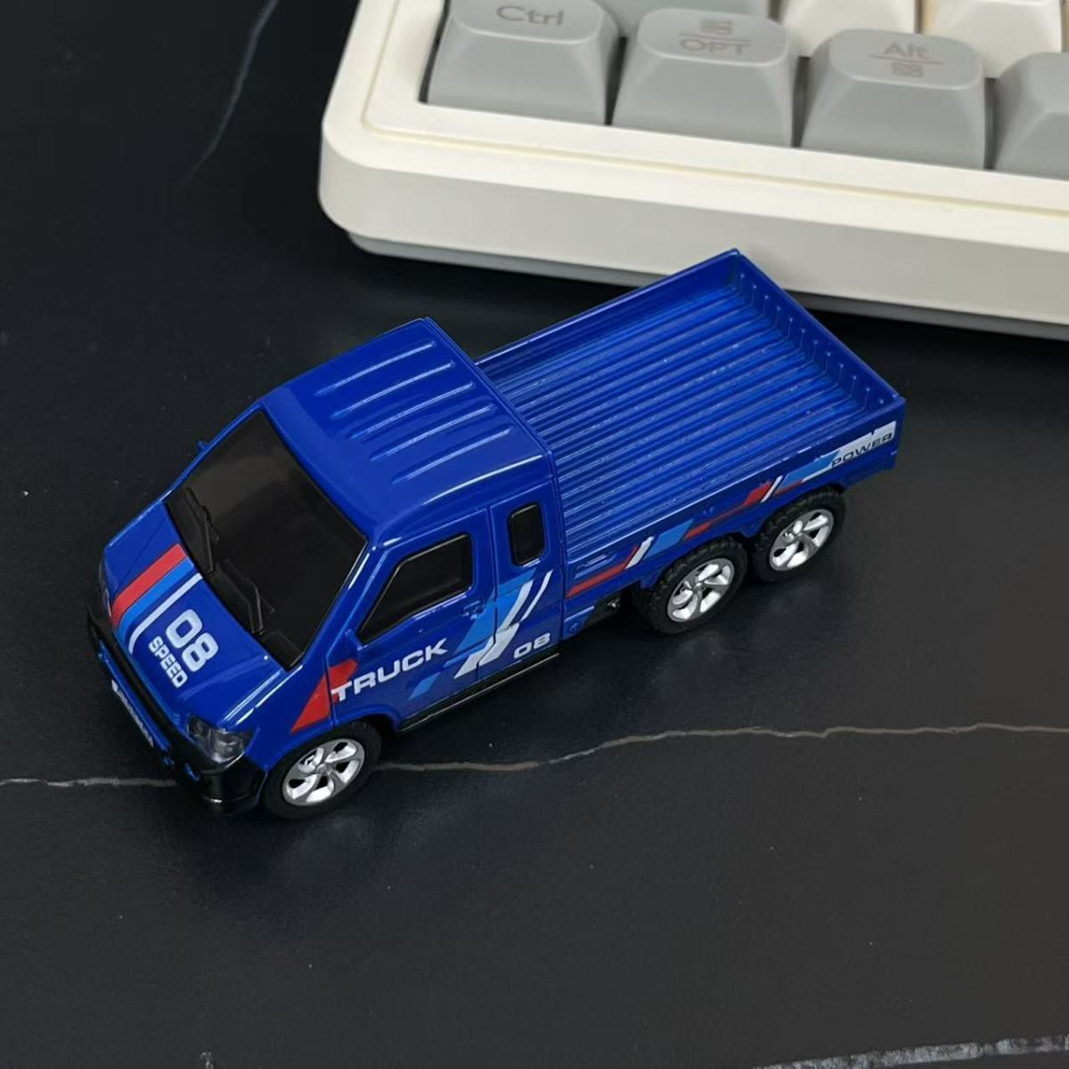 新款迷你合金遥控车玩具2.4G灯光可调速仿真模型小比例1:64合金车详情7