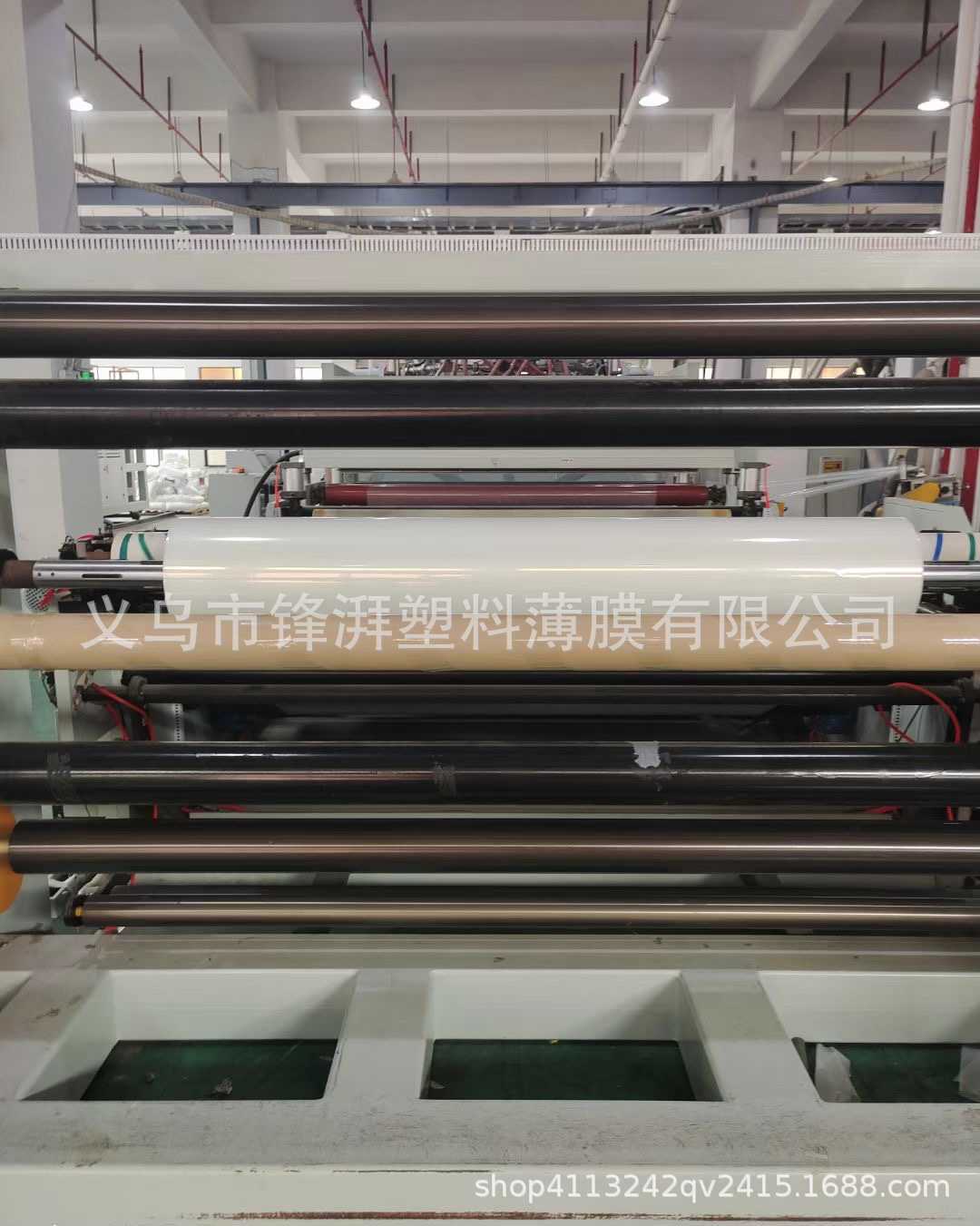 The manufacturer supplies CPE film dust covers, bath curtains, film rolls, and various specifications of plastic films, co-extruded films, and cast films pic 8