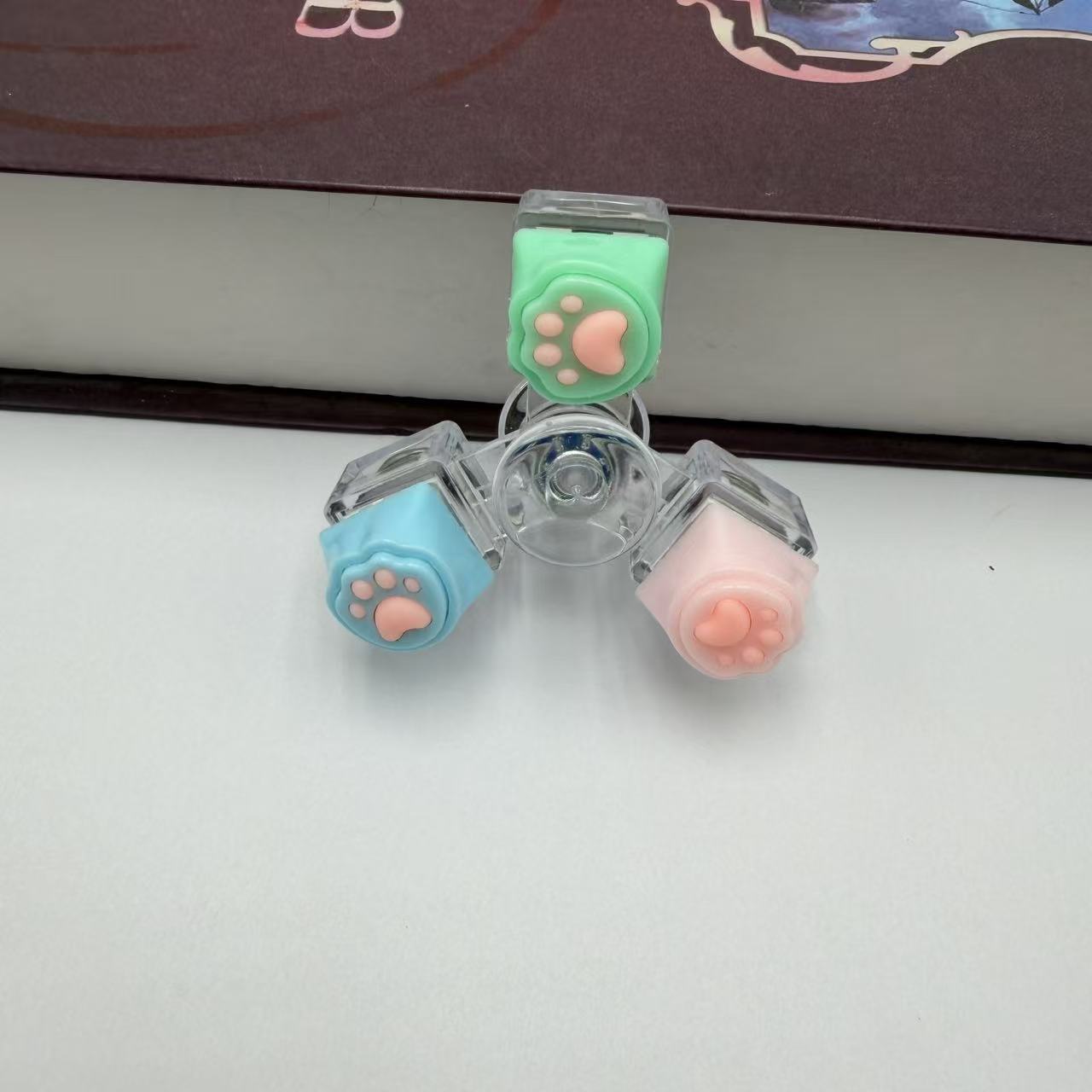 跨境按键陀螺键减压按键机械轴玩具创意按键发光电子键盘详情13