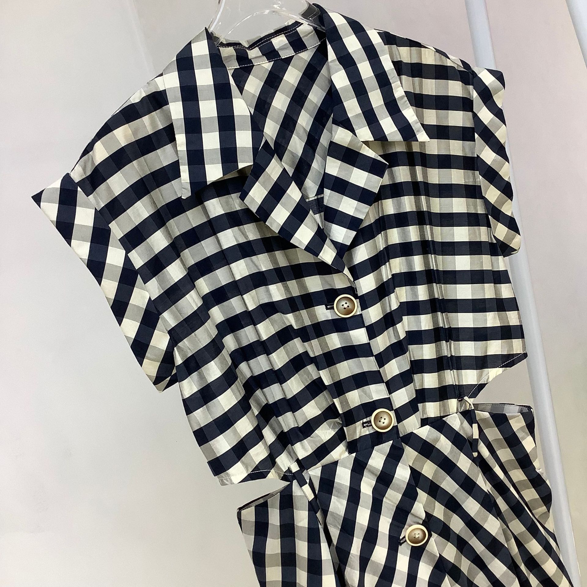 深圳南油高端精品小众设计感腰部镂空松紧腰带飞袖显瘦格子连衣裙详情15