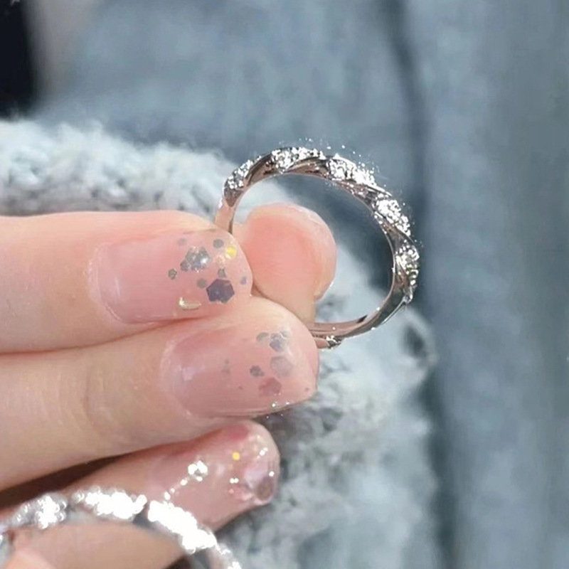 2025小清新开口可调节女麻花缠绕款食指戒素圈轻奢小众戒指详情3