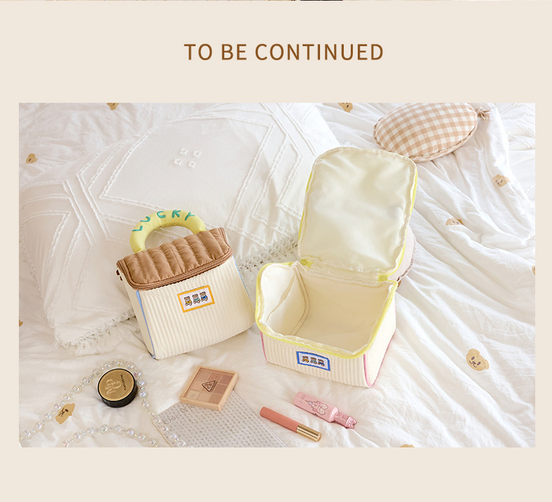 Cute house makeup bag, water-repellent polyester toiletry bag, travel portable handbag, large-capacity storage bag pic 4