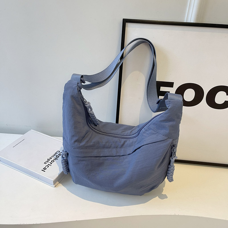 时尚布包女学生上课挎包尼龙布斜挎包大容量单肩包日系出游饺子包详情13