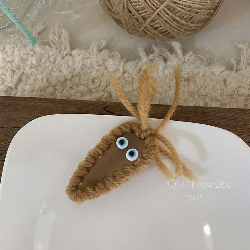 pom.kr新款秋冬创意复古毛绒绒几何边夹可爱碎发刘海夹百搭鸭嘴夹详情5