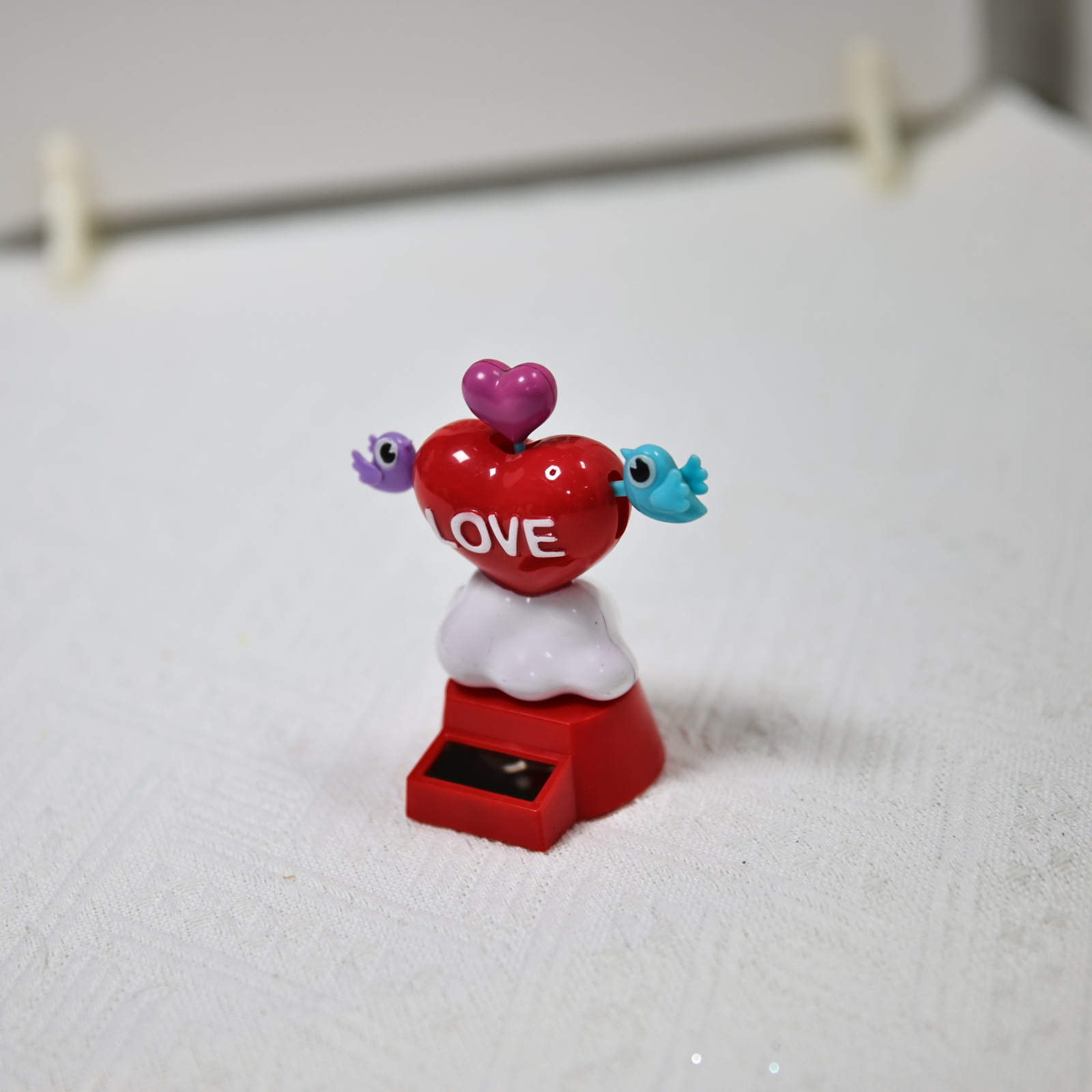 Factory direct sales of solar-powered car decoration figurines, Qixi Festival couple love car interior decoration items pic 4