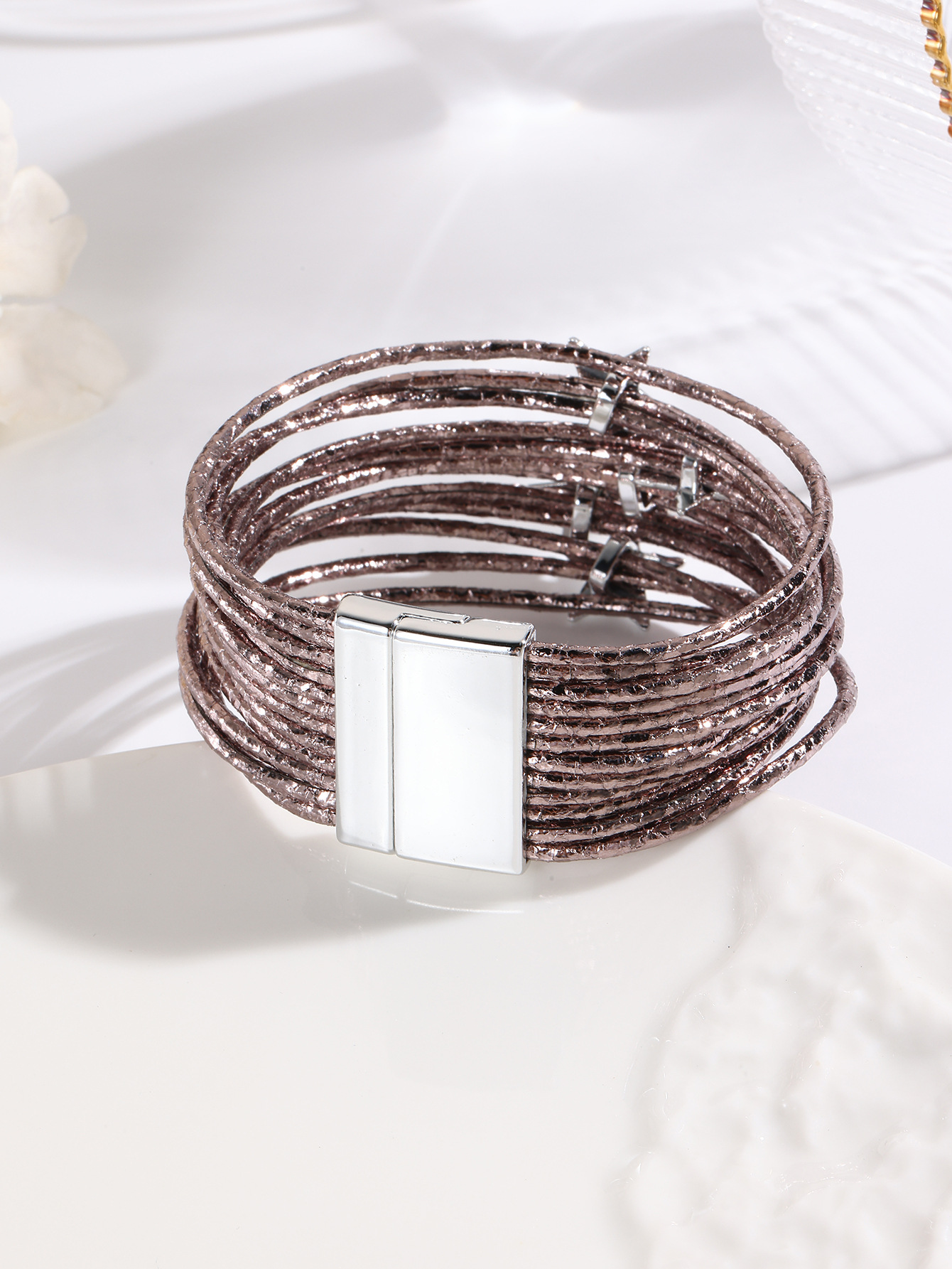 跨境欧美多层皮条手链设计女皮革手镯创意五角星配件磁吸手绳批发详情23