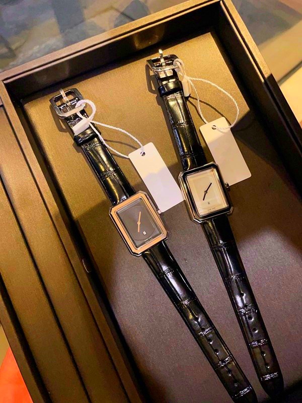 跨境中古小香风腕表两针方形女表编织绳表带黑金方糖手表女陶瓷女详情1