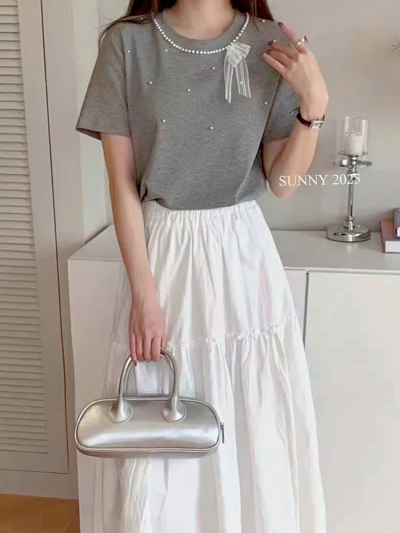 2025夏季新款女式T恤 显瘦百搭设计款 仿珠宝镶饰圆领休闲短袖上衣 时尚潮流女装详情2