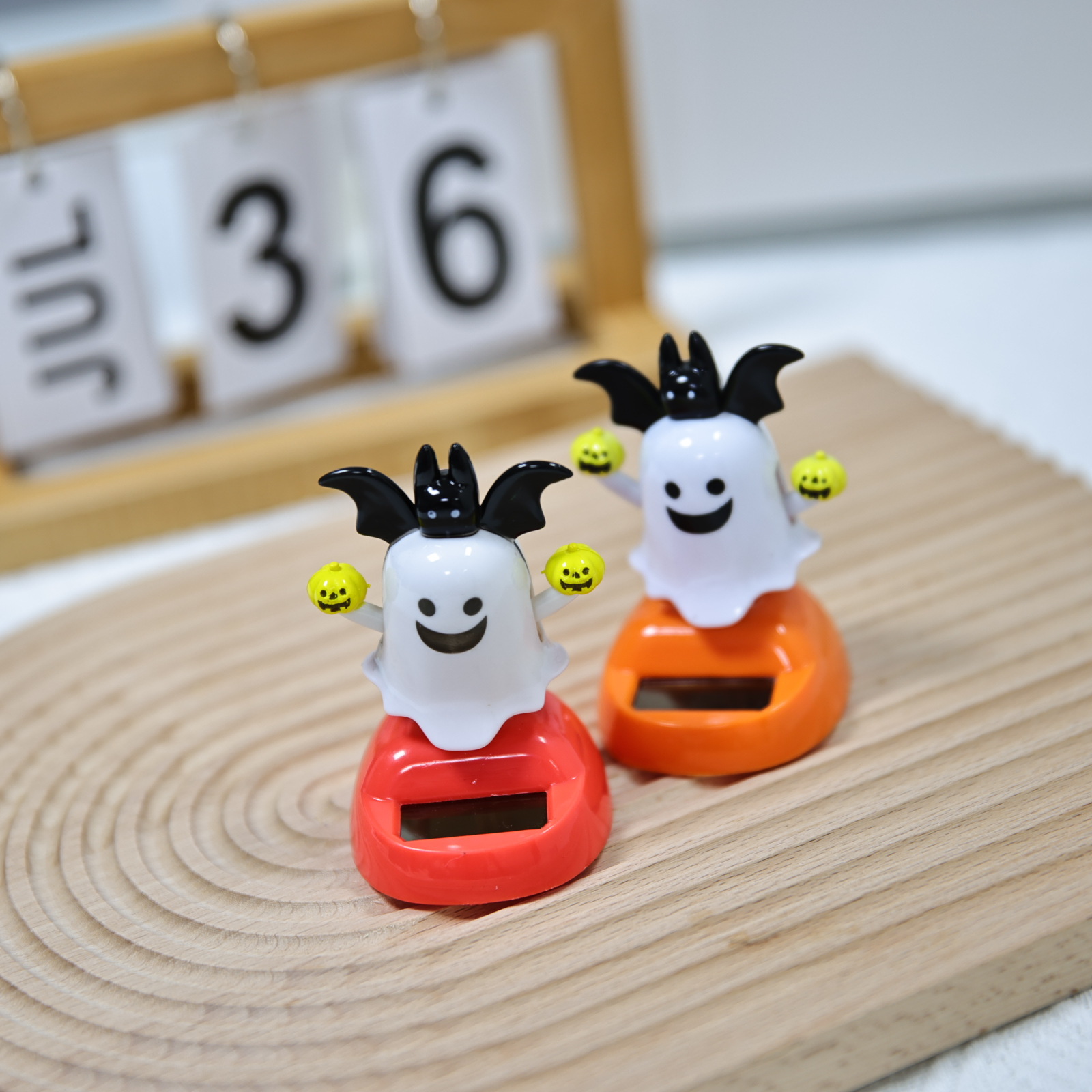 Factory direct sales of Halloween ghost car solar figurines, solar rocker, ghost Festival ghost figurines pic 13