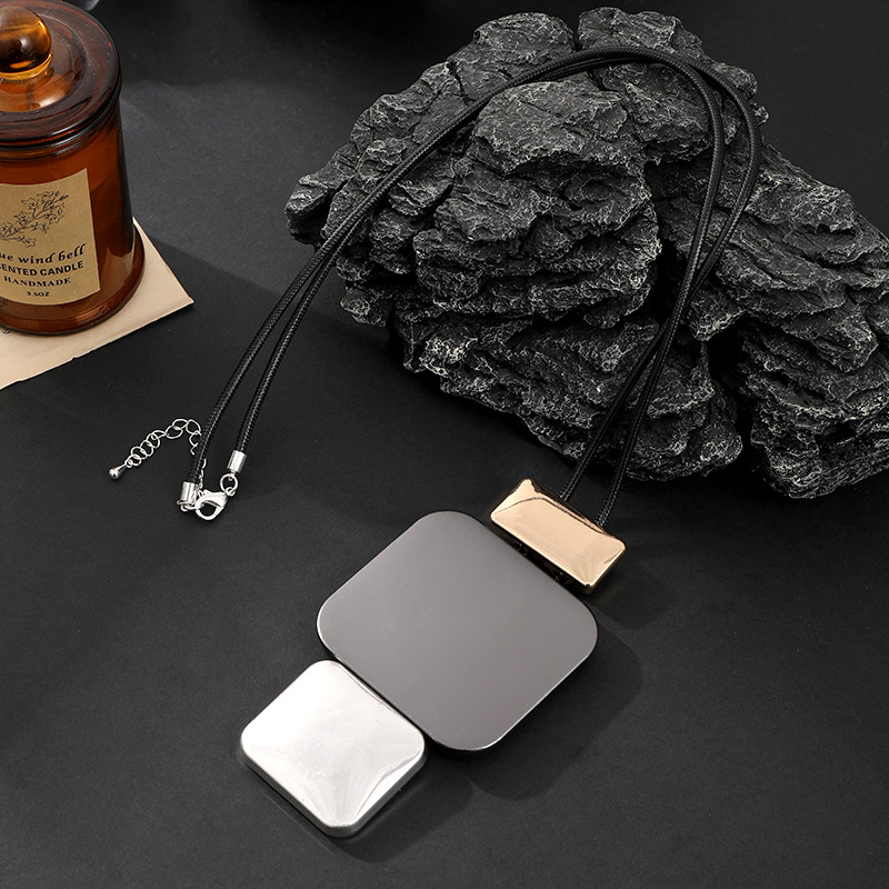 跨境新款长项链女士设计感几何金属吊坠首饰毛衣链高级感批发专供详情9