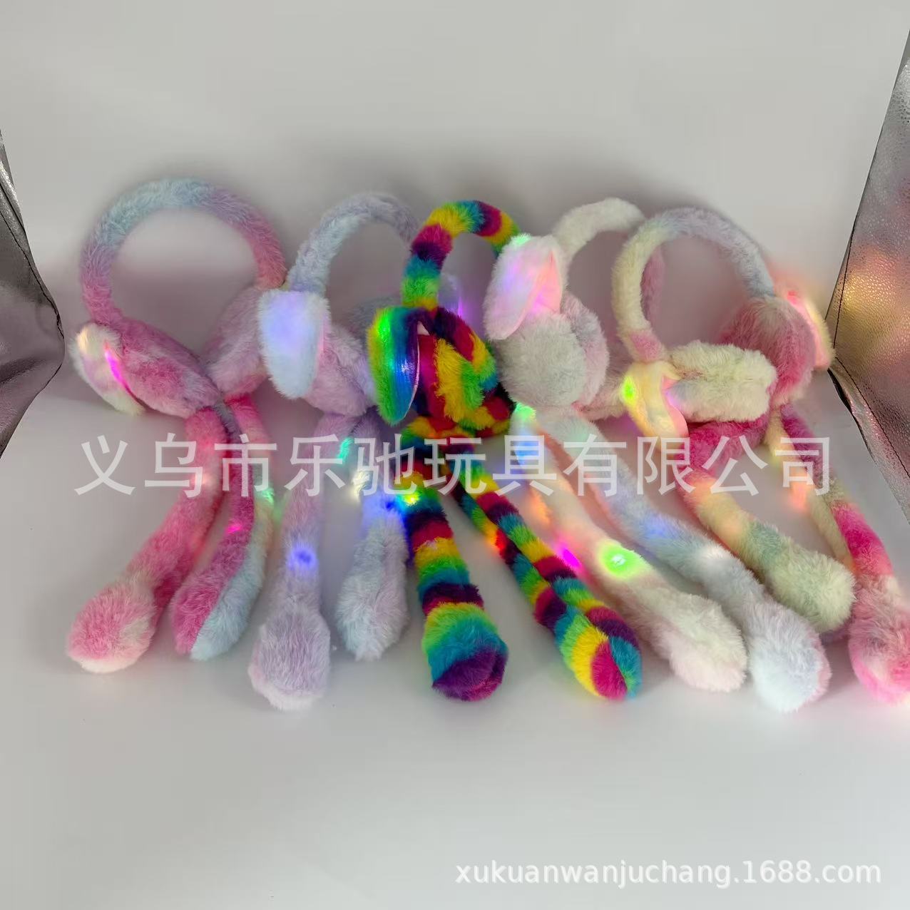 新款会动兔耳朵毛绒耳罩发光可爱保暖网红款厂家批发毛绒布艺公仔玩具详情6