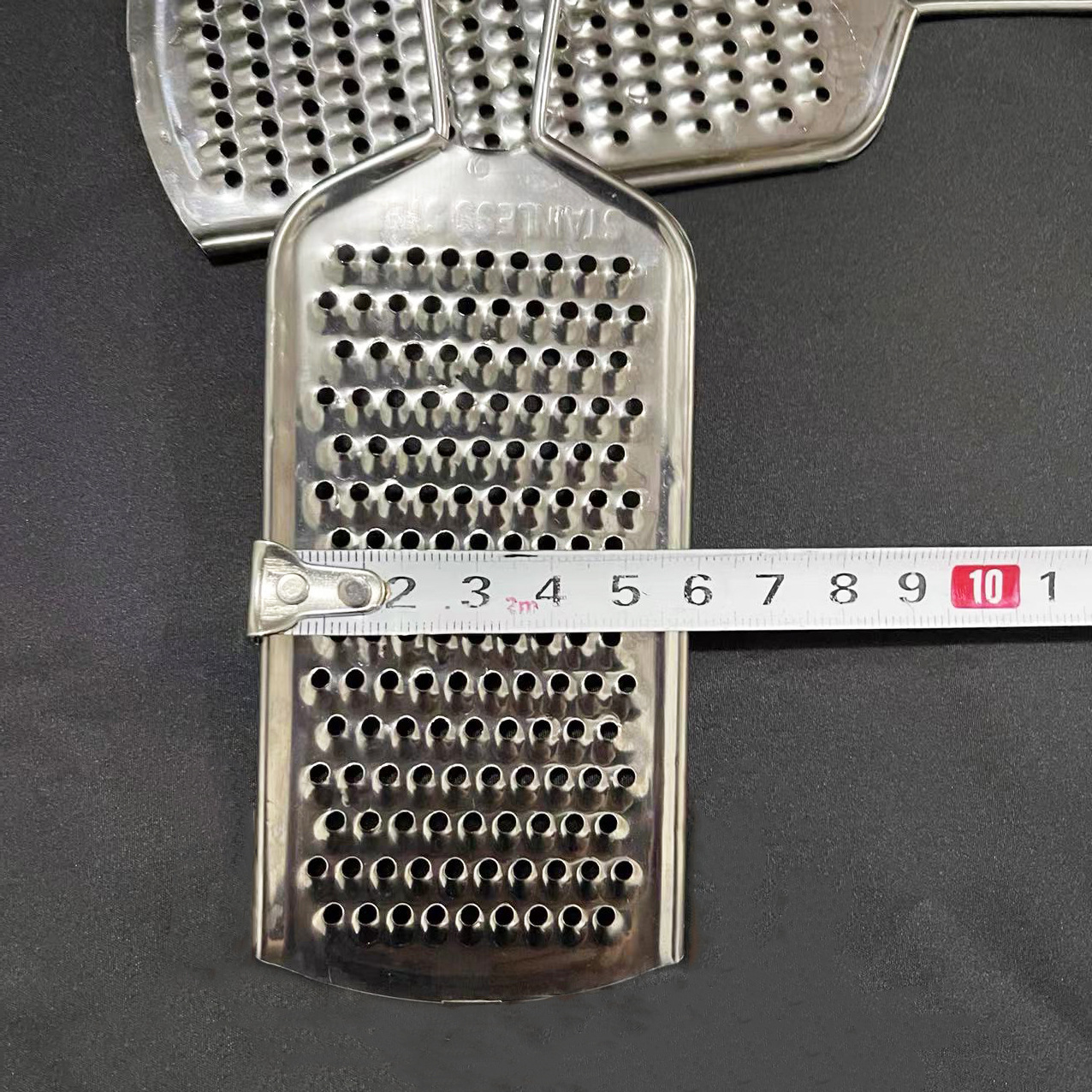 【 Zone 2-7 】 Long-handled grater 20 yuan per bundle 1000 yuan per box Kitchenware Vegetable cutter, potato shreder, grater and slicer, radish and potato grater, grater board, insert shreds 1 yuan pic 2