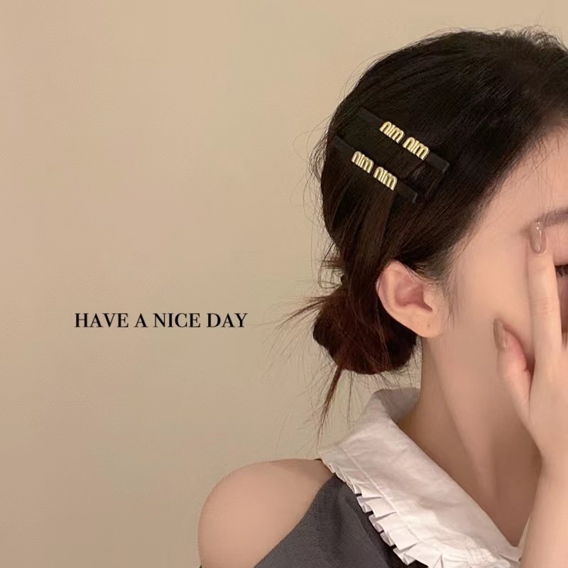 8cm matte high-end black gold miumiu hair clip, side clip, bangs clip, straight clip, broken hair clip pic 2