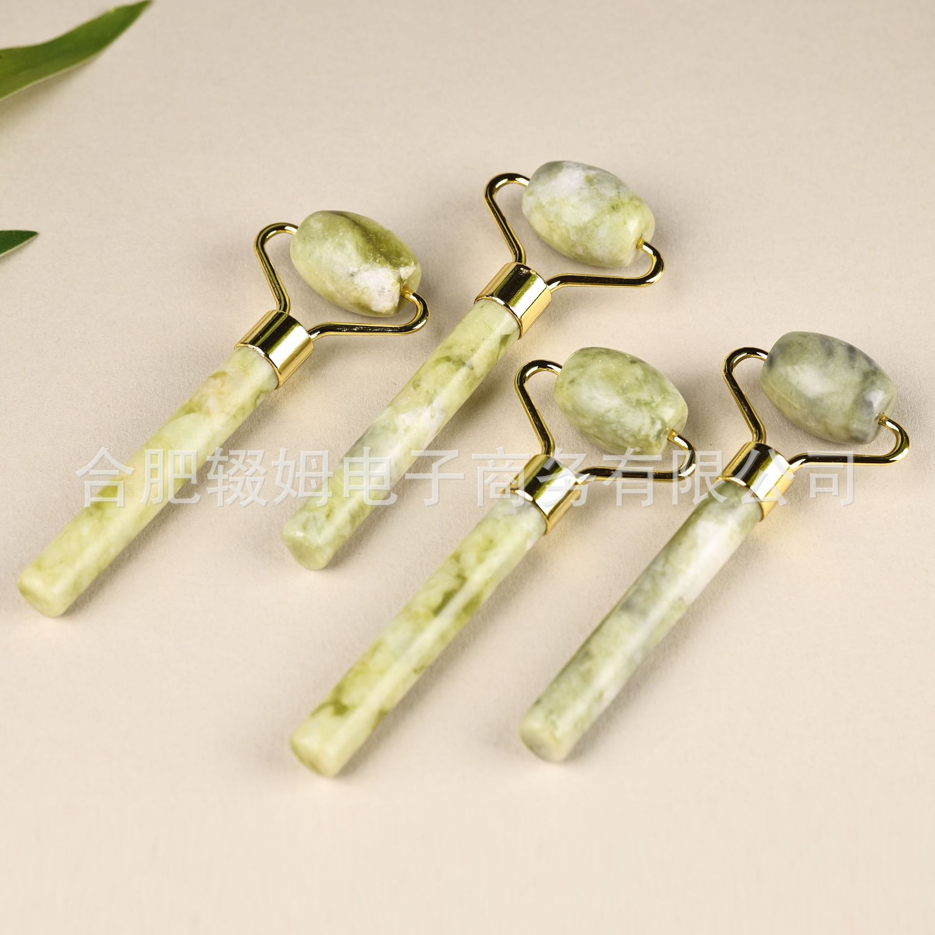 玉石滚轮按摩器脸部按摩仪天然岫玉绿凤玉美容器刮痧经络按摩工具详情12