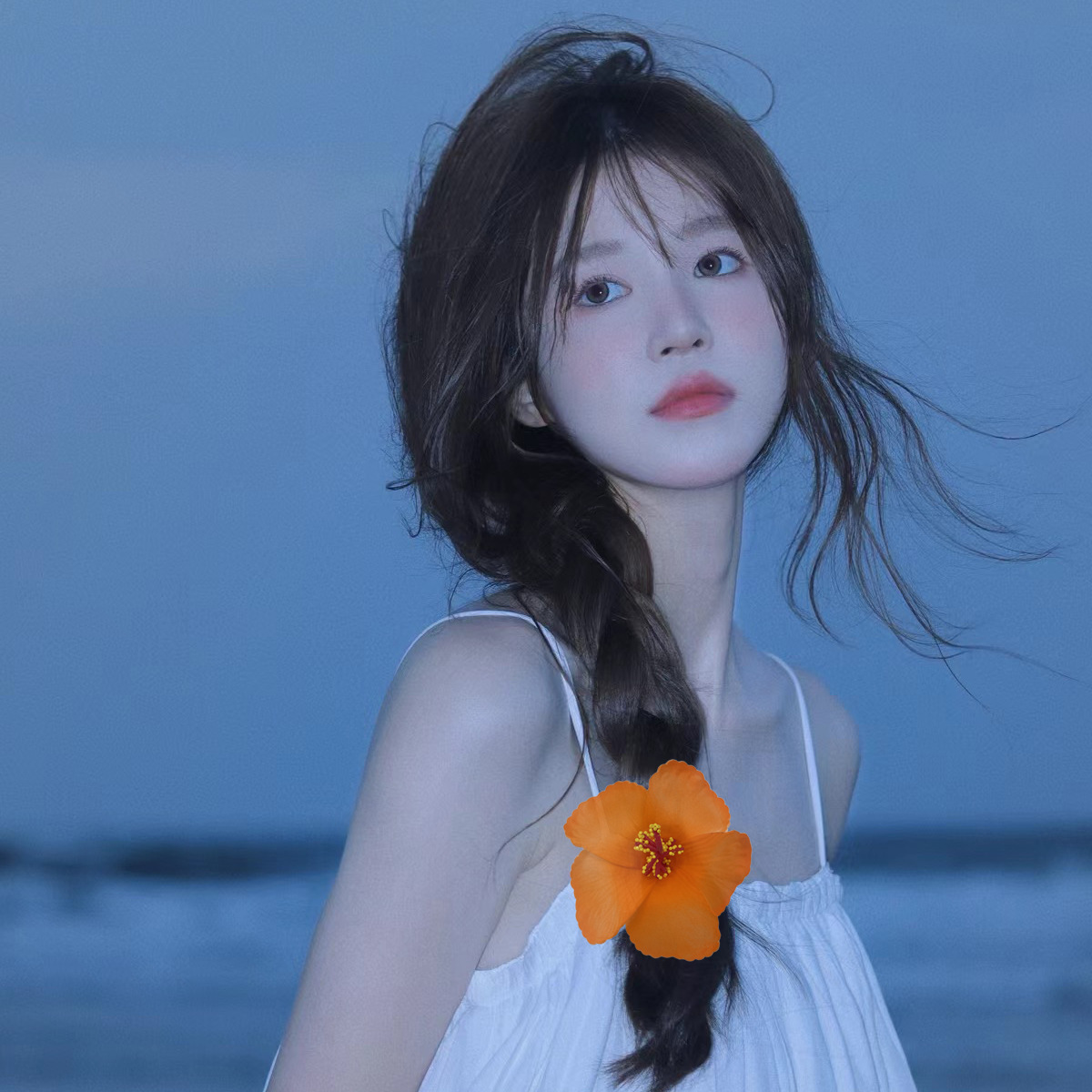 This trendy faux hibiscus flower hair clip exudes a high-end atmosphere. The side clip is a Bohemian hair band for a seaside vacation pic 14