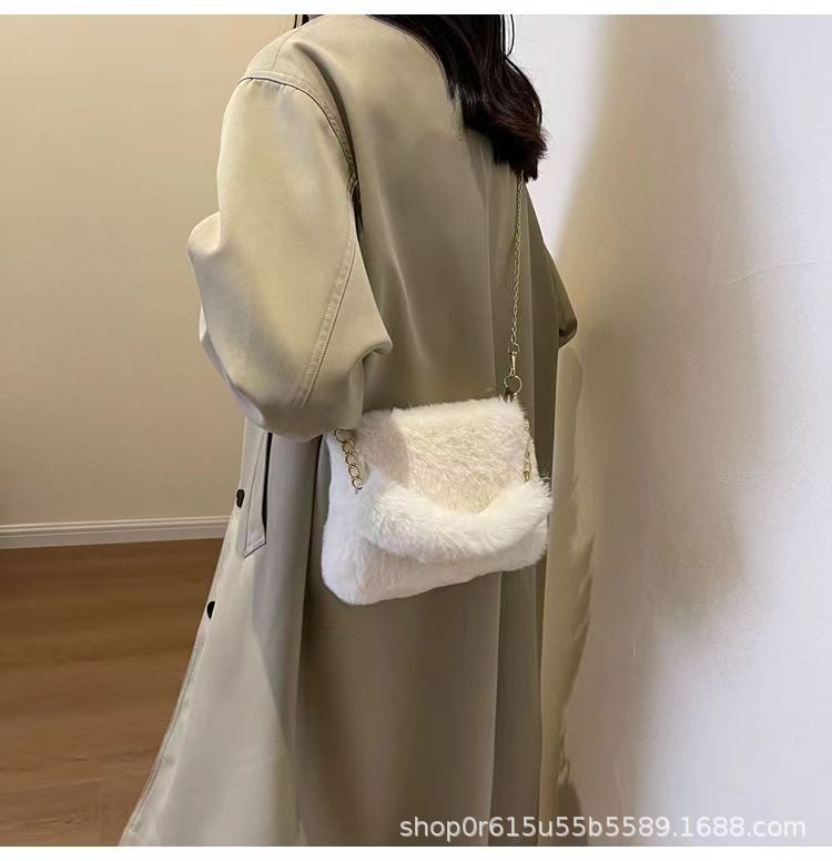 手提毛绒小方包女士单肩包包新款小众链条斜挎包时尚方包毛毛包详情11