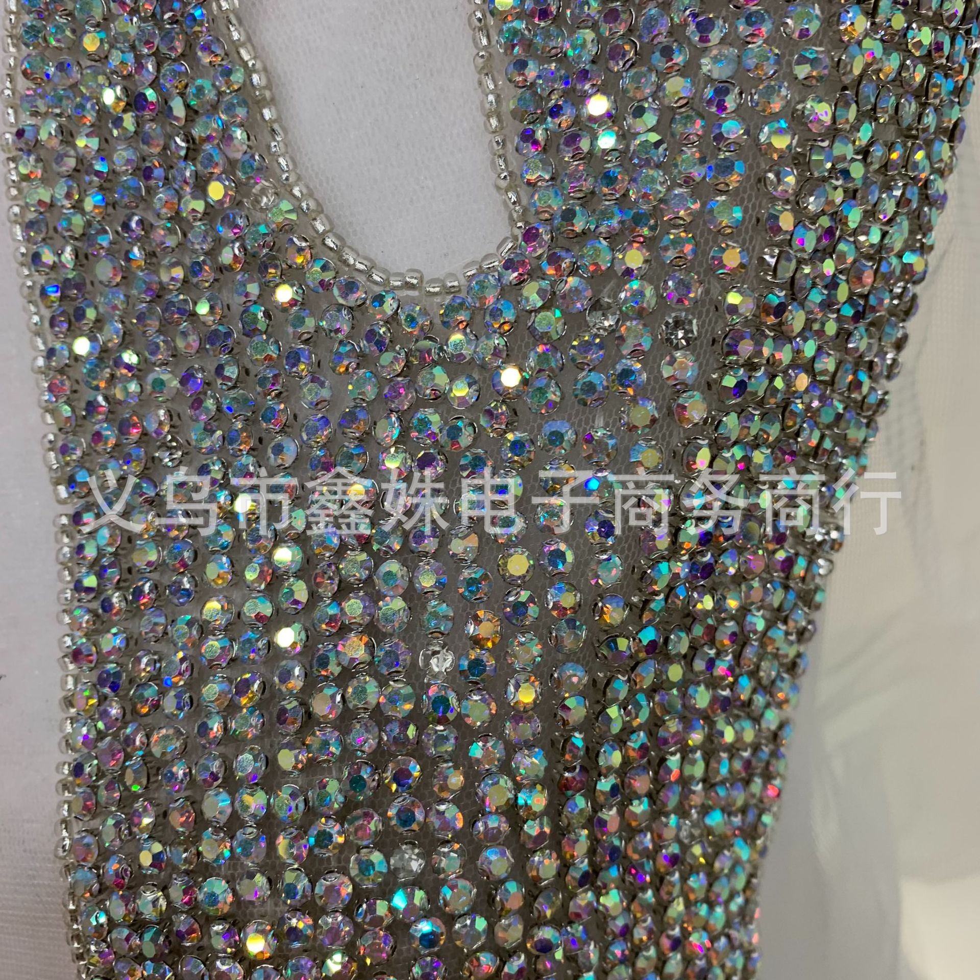 Factory wholesale deep V-neck dresses, wedding gowns, catwalk shows, hosting coming-of-age ceremonies, banquets, dance gowns, heavy stitch beaded fabric pic 9
