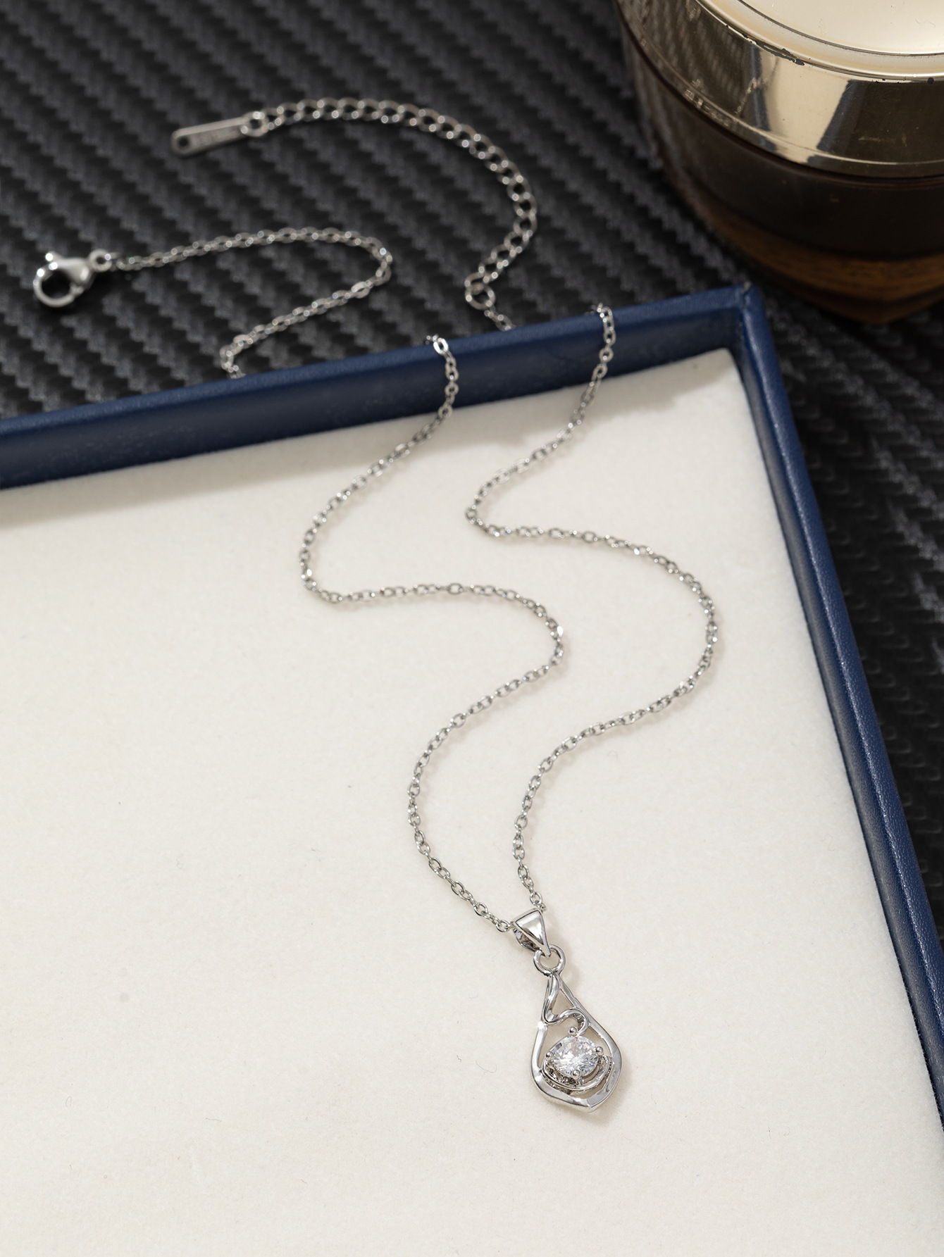 跨境合金锆石爱心花朵海豚简约百搭高级感吊坠项链锁骨链女批发潮详情24