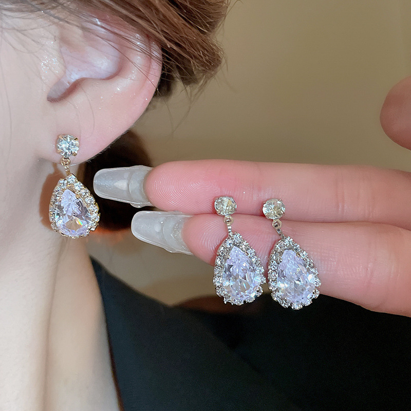 European and American cross-border water drop diamond-encrusted stud necklace, light luxury style fashion pendant, collarbone chain, internet-famous high-end accessory for women pic 4