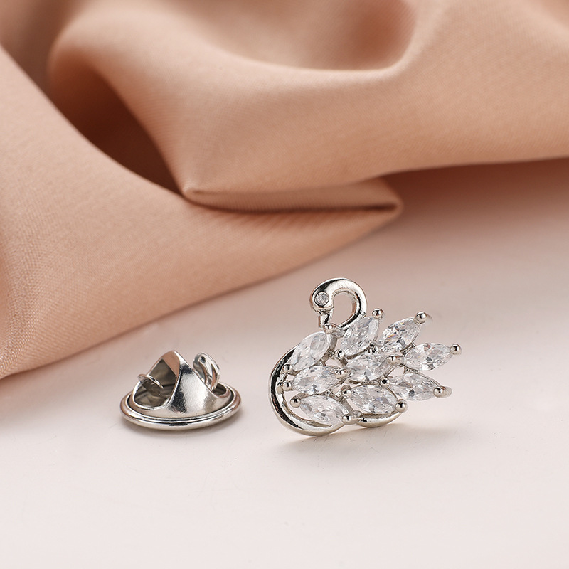 Anti-exposure small brooch for women, high-end and elegant copper zircon inlaid collar pin brooch decoration, clothing accessories wholesale pic 8