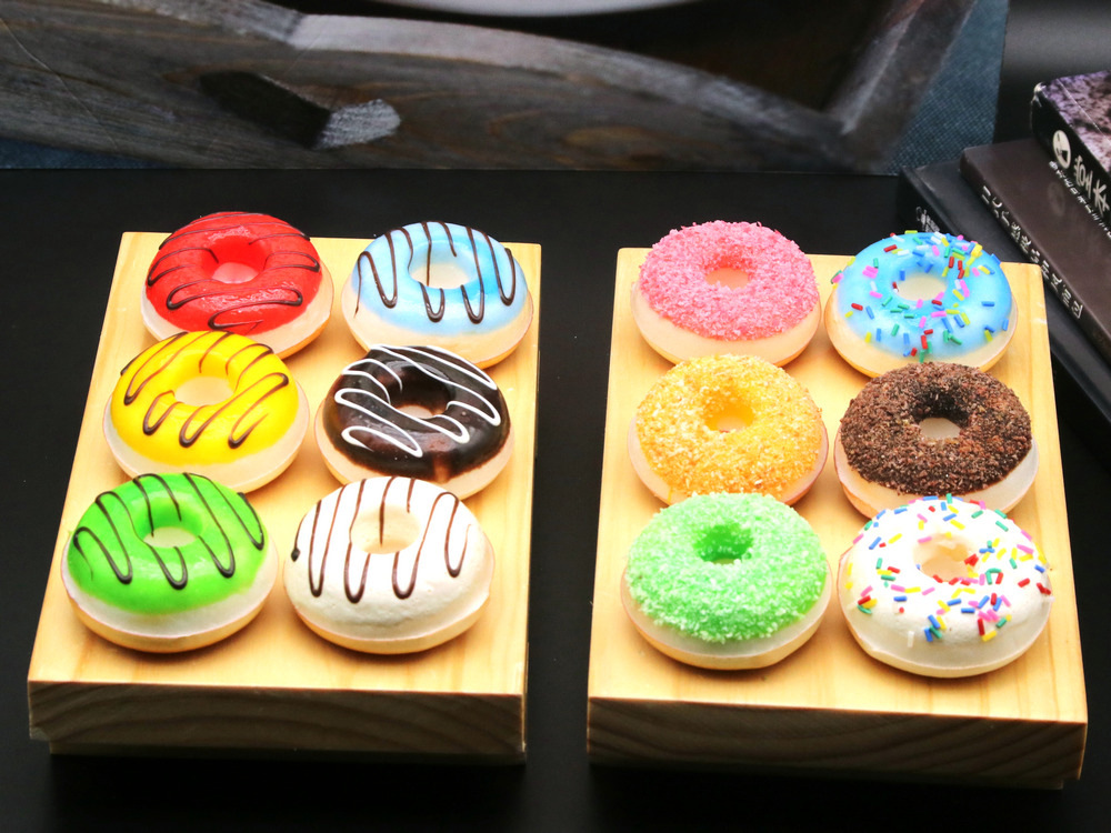 Small doughnut model fridge magnets, creative home decorations, soft and elastic, pinchable, novel supply, commercial doughnut machines, waffle ovens, food and beverage processing equipment pic 5