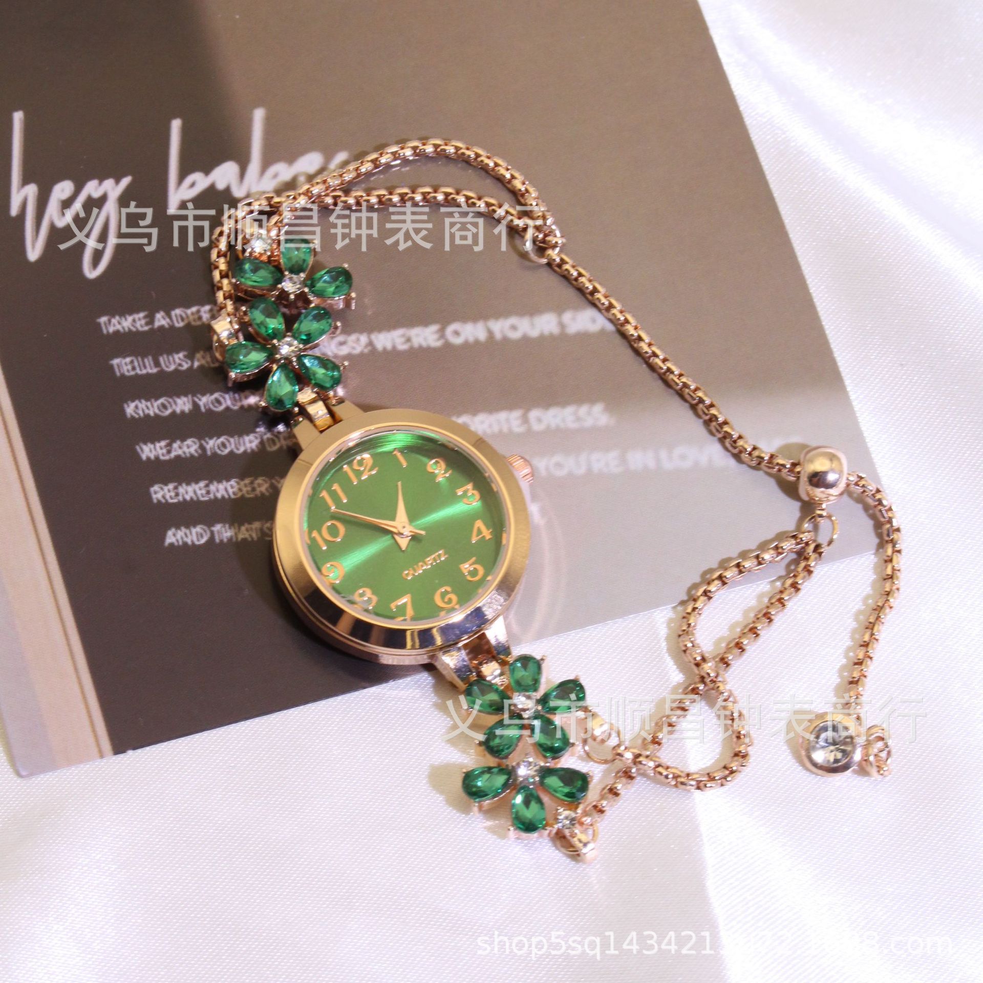 爆款新款镶钻花朵彩色钻石简约时尚抽拉绳手链女士石英手表高颜值详情3