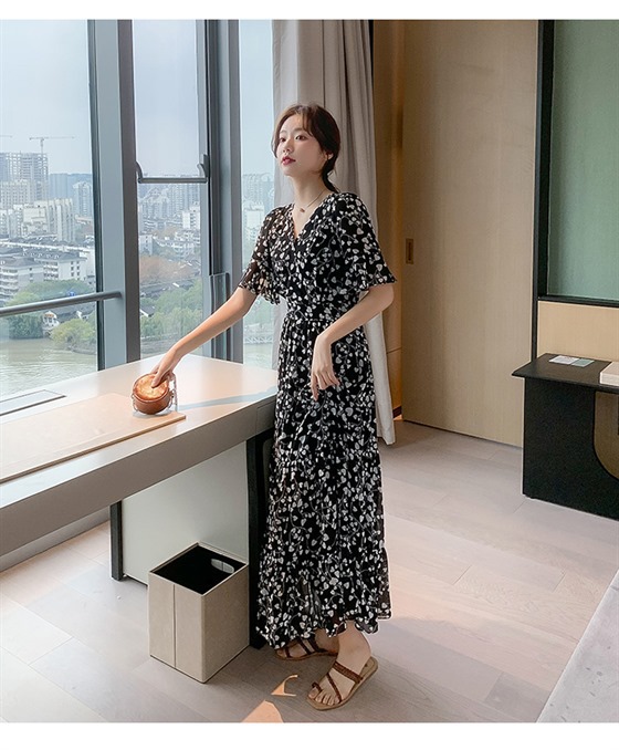 New summer dress for women, black knee-length floral chiffon, V-neck dress, fairy-like, super fairy-like and forest-like style pic 8
