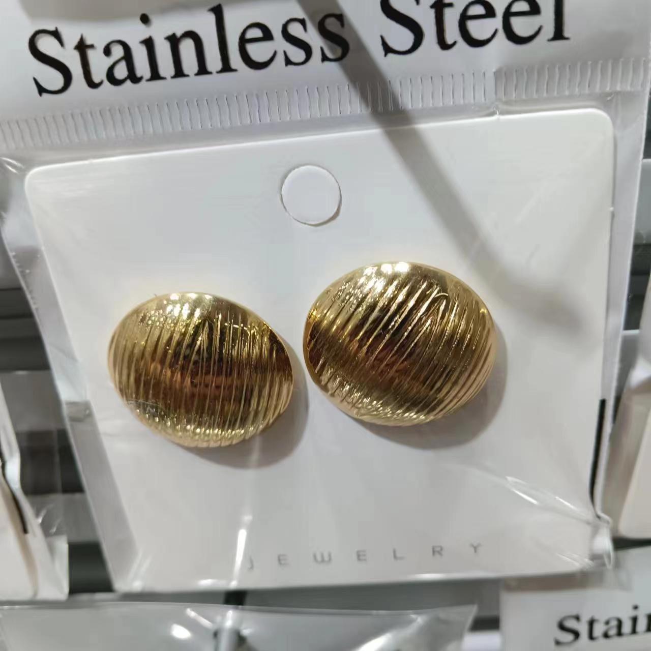 Factory wholesale stainless steel earrings, 18k real gold electroplated titanium steel retro embossed square bread hollow earrings pic 4