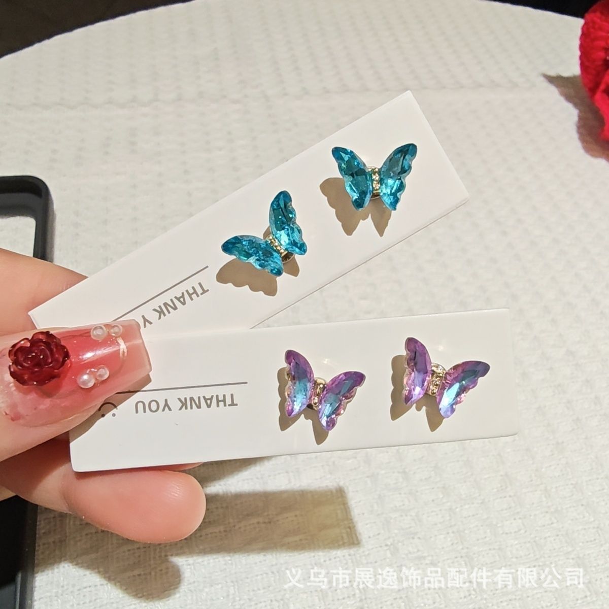 爆款极光幻彩水晶蝴蝶钻美甲钻饰品爆闪立体蝴蝶闪钻指甲配饰批发详情5