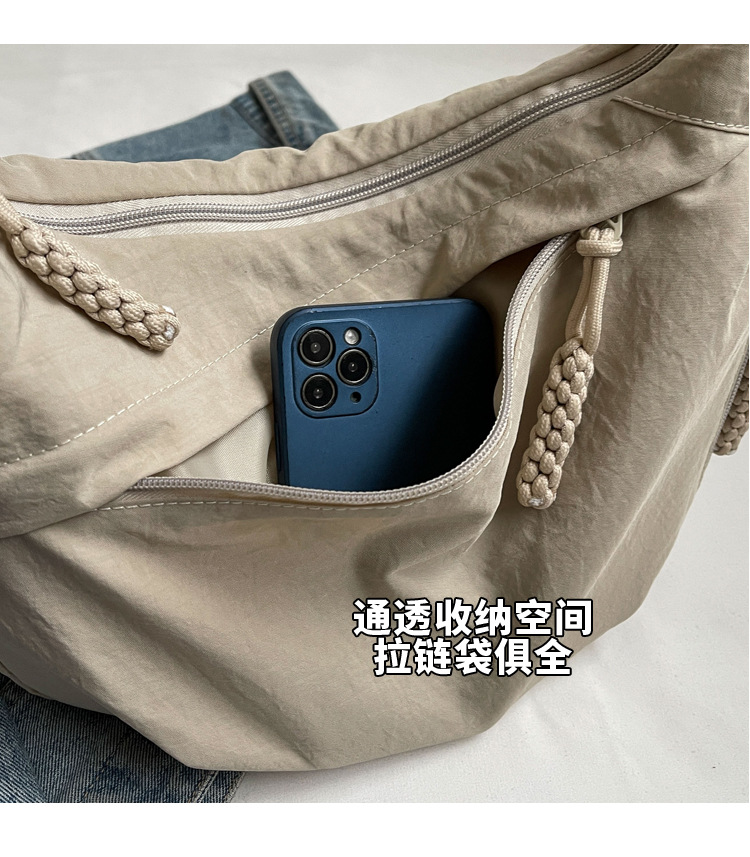 时尚布包女学生上课挎包尼龙布斜挎包大容量单肩包日系出游饺子包详情3