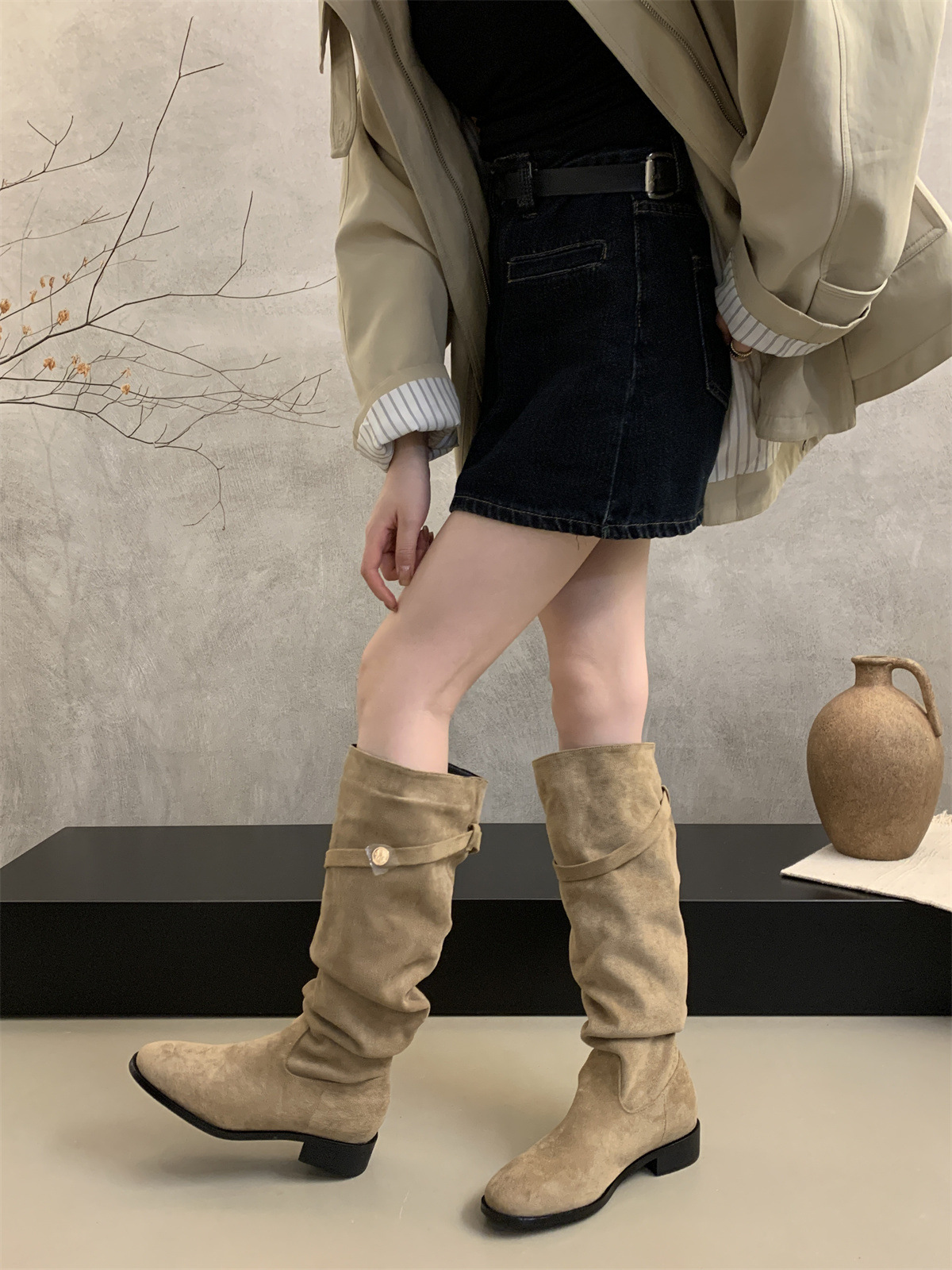 绒面瘦瘦靴卡其色堆堆骑士靴女2025新款秋冬季显瘦高筒粗跟长靴子详情3