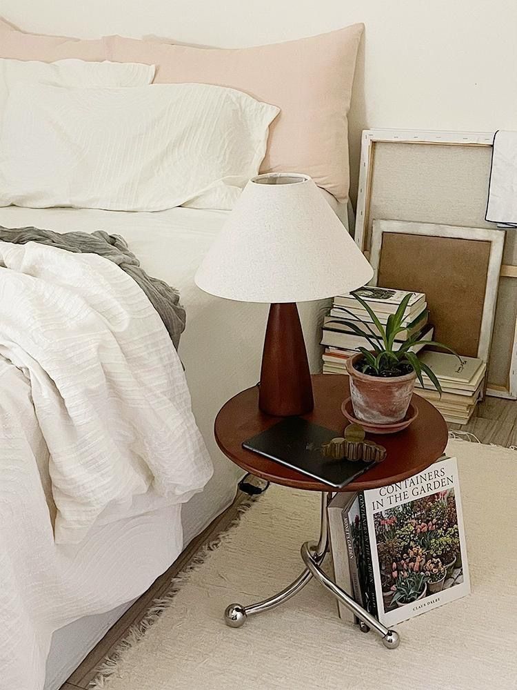 Chinese-style table lamp, simple American retro, European texture, new Chinese bedside lamp, bedroom and living room, modern and high-end feel pic 5