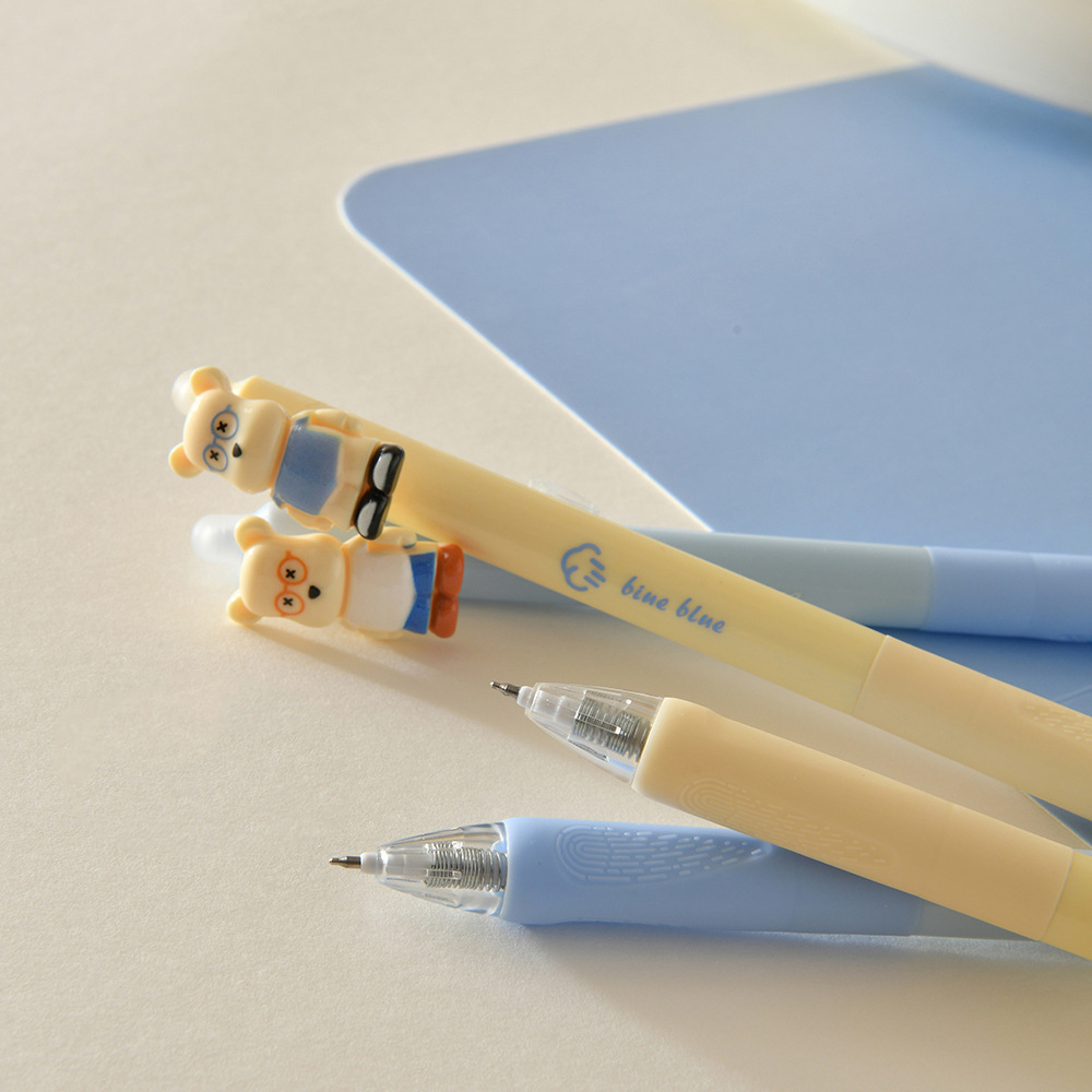 Chenxi Glasses Bear is so good. It can be erased by pressing. The gel pen has a soft grip and a crystal blue pen core. It has a high appearance level. The practice pen is ST smooth pic 15
