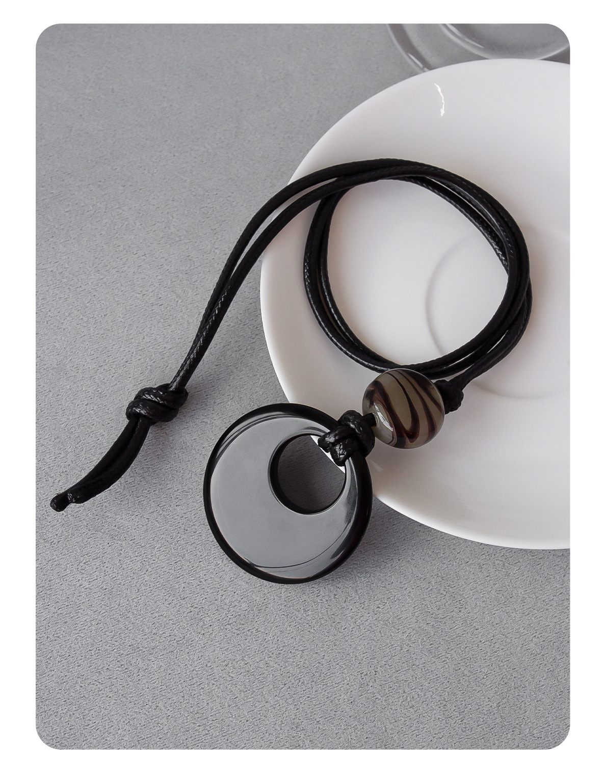 琉璃圆环吊坠 新中式简约高级感黑绳长款毛衣链平安扣吊坠项链详情8