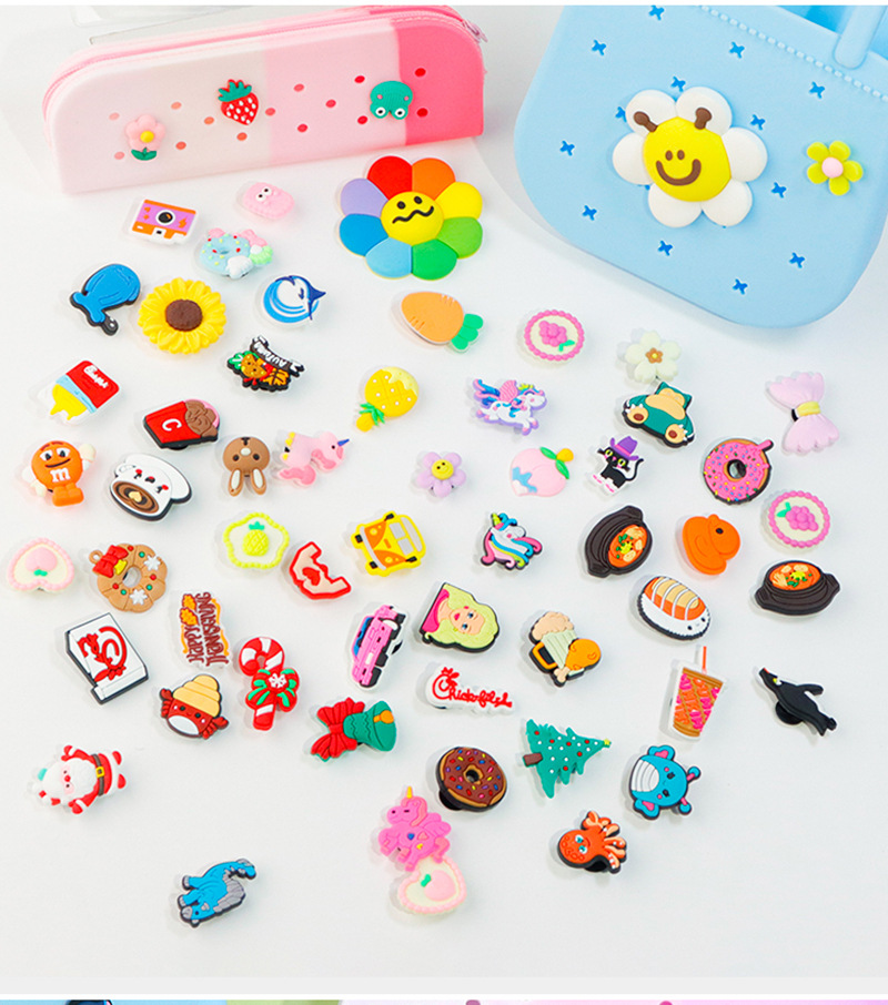 跨境热卖卡通DIY鞋花扣洞洞鞋配饰PVC软胶装饰配件鞋扣小饰品批发详情13
