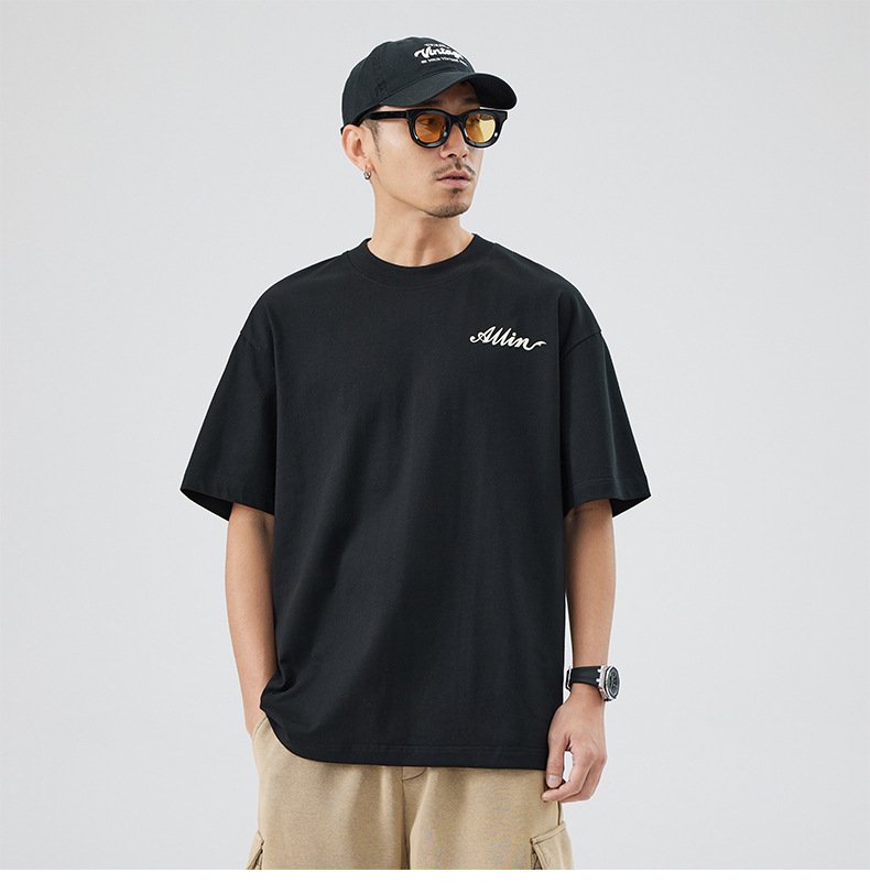 The 2025 summer new half-sleeved T-shirt for men is a trendy and versatile short-sleeved American retro printed loose round-neck T-shirt pic 10