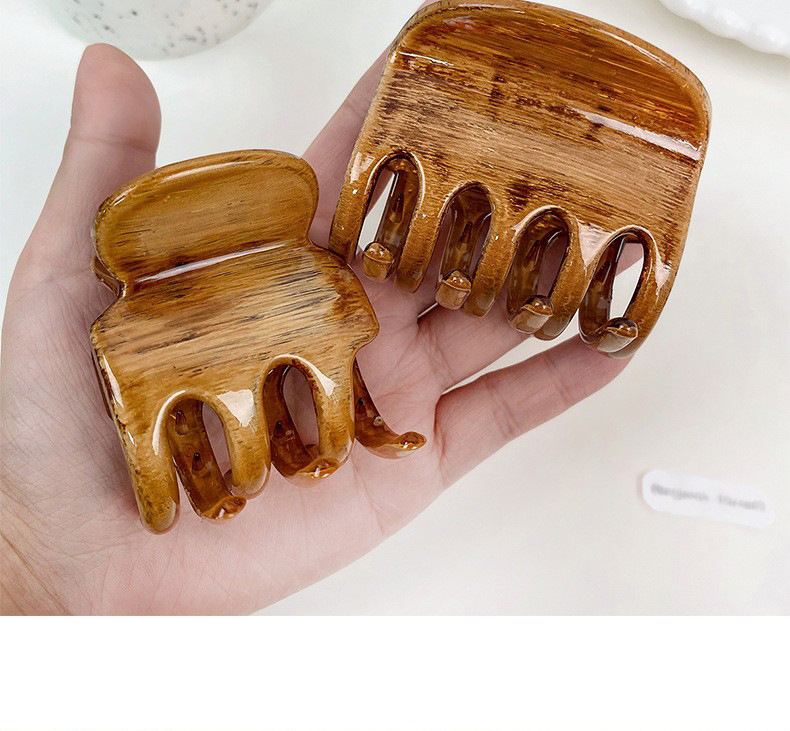 French-style laid-back style, with a large amount of shark-shaped hair clips and wood grain, capable of grasping the back of the head, long and curly hair, and hair accessories pic 11