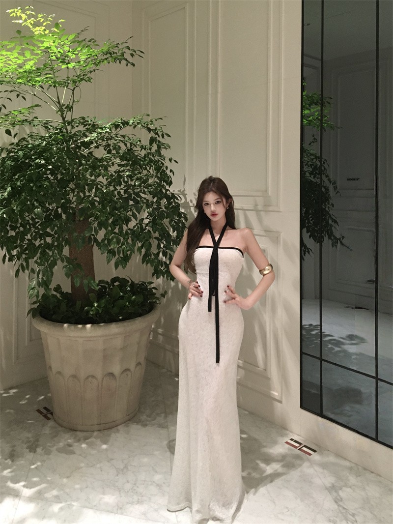 设计感度假白月光黑白撞色包臀一字肩绝美性感修身挂脖抹胸连衣裙详情12